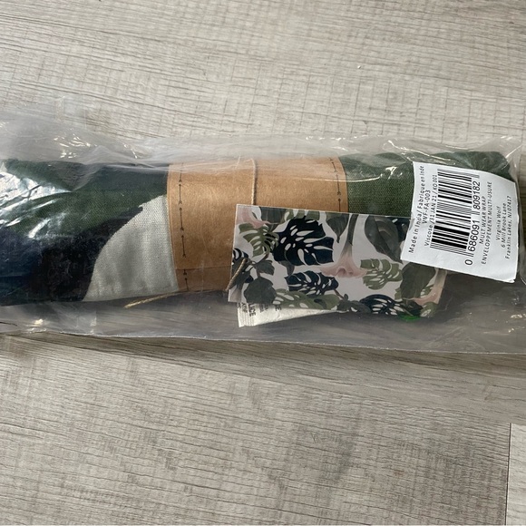 Virginia Wolf Multi Wear Wrap - Picture 2 of 15